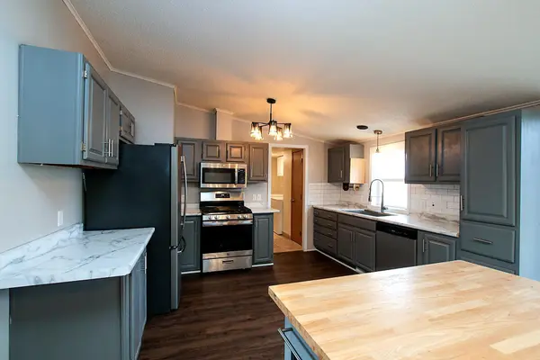 1045 Goebel ST SW, Hutchinson, MN 55350