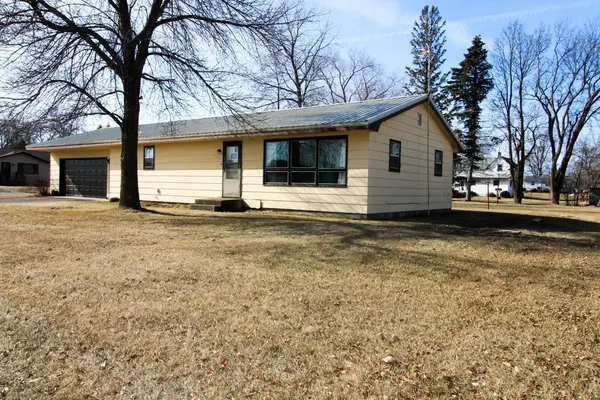 111 Muyres AVE, Carlos, MN 56319