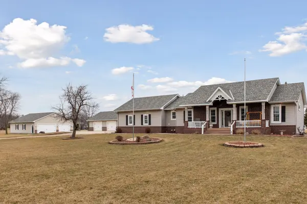 417 Doppy LN, Le Sueur, MN 56058
