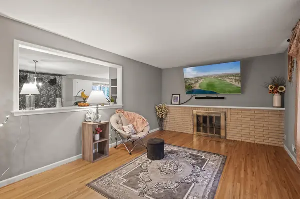 974 Cortland DR, Apple Valley, MN 55124