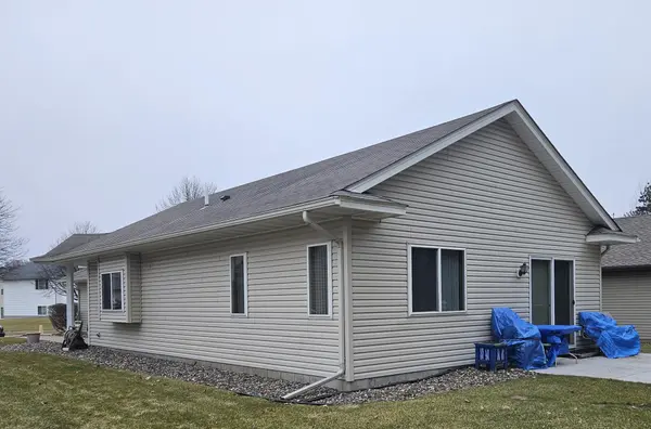 25602 Forest Boulevard LN, Wyoming, MN 55092