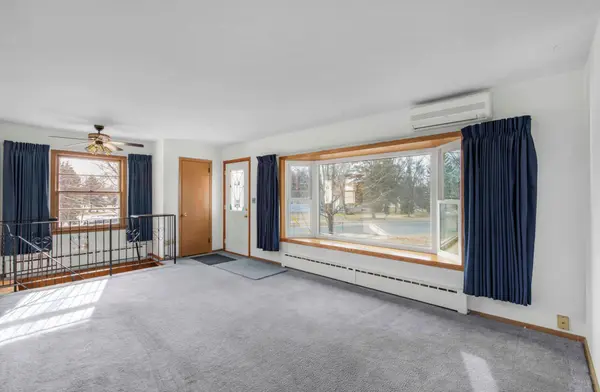 5882 Carlson ST, Shoreview, MN 55126