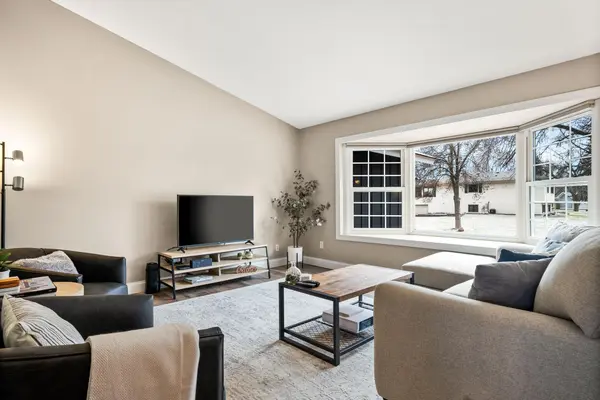 7721 Berkshire WAY, Maple Grove, MN 55311