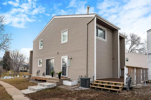 3446 Pilgrim LN N, Plymouth, MN 55441