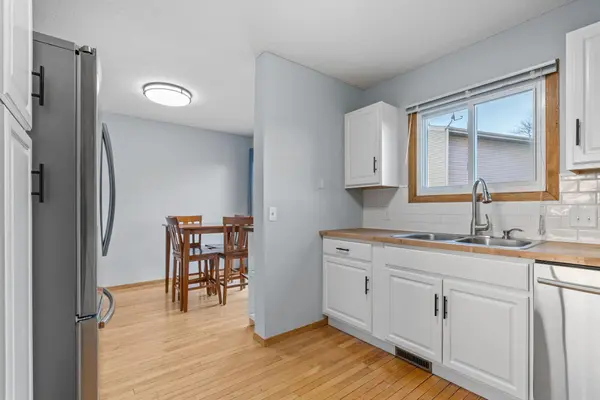 3446 Pilgrim LN N, Plymouth, MN 55441