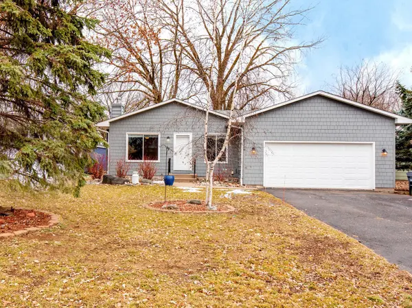 2136 Mohawk RD E, North Saint Paul, MN 55109