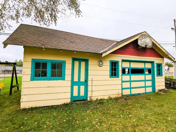 6358 H C Andersen Alle, Askov, MN 55704