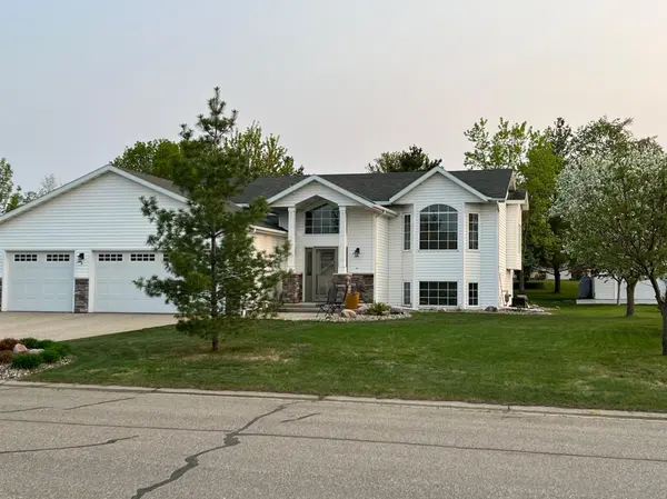 1827 Celia ST, Detroit Lakes, MN 56501