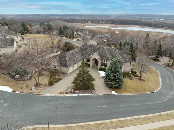7101 Kenmare DR, Bloomington, MN 55438