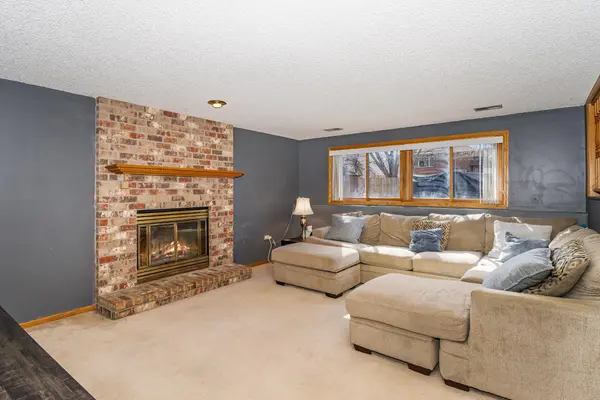5766 142nd ST W, Apple Valley, MN 55124