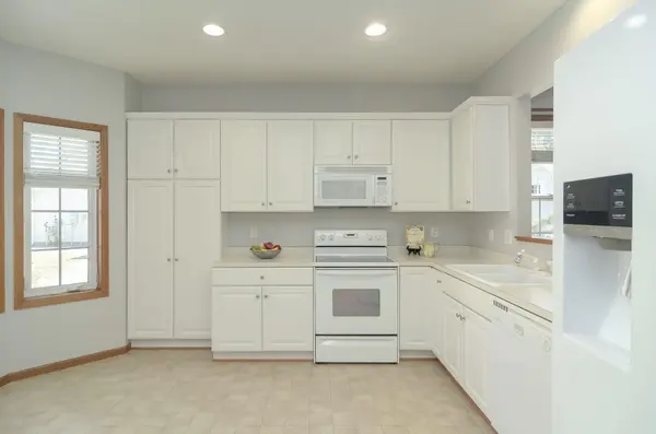 7294 Bordner DR, Inver Grove Heights, MN 55076
