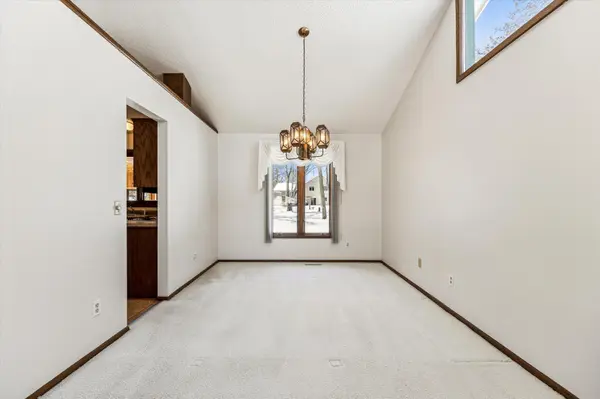 8232 Nevada CIR, Bloomington, MN 55438