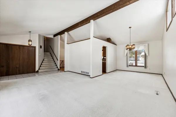 8232 Nevada CIR, Bloomington, MN 55438