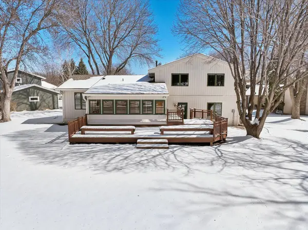 8232 Nevada CIR, Bloomington, MN 55438