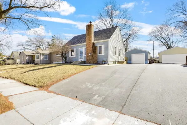 254 Roeller AVE,  West Saint Paul,  MN 55118