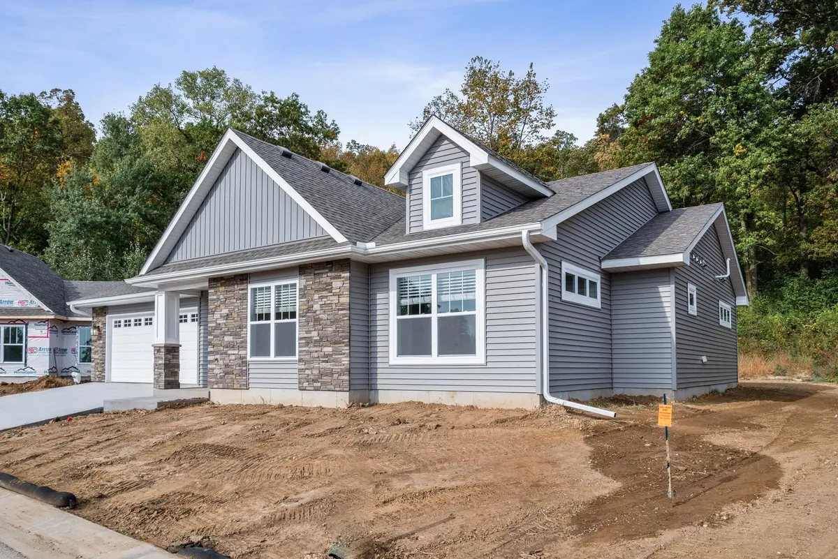 1022 Hewitt BLVD, Red Wing, MN 55066