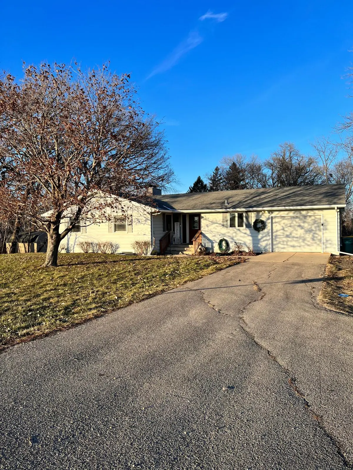 1817 S Shore DR, Albert Lea, MN 56007