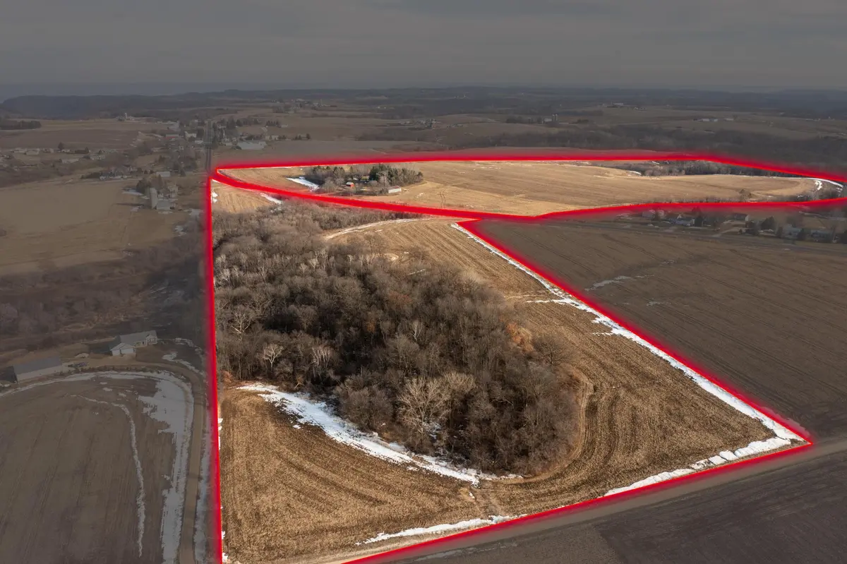 30064 County Road 5, Dakota, MN 55925