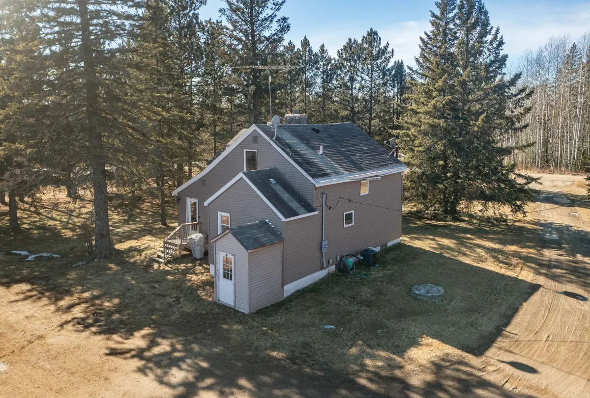 5760 Long Lake RD, Chisholm, MN 55719