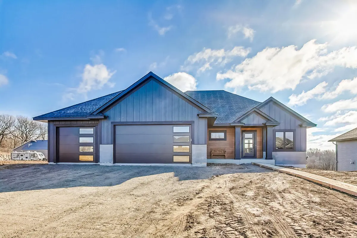 27261 Elle CIR, Elko New Market, MN 55020