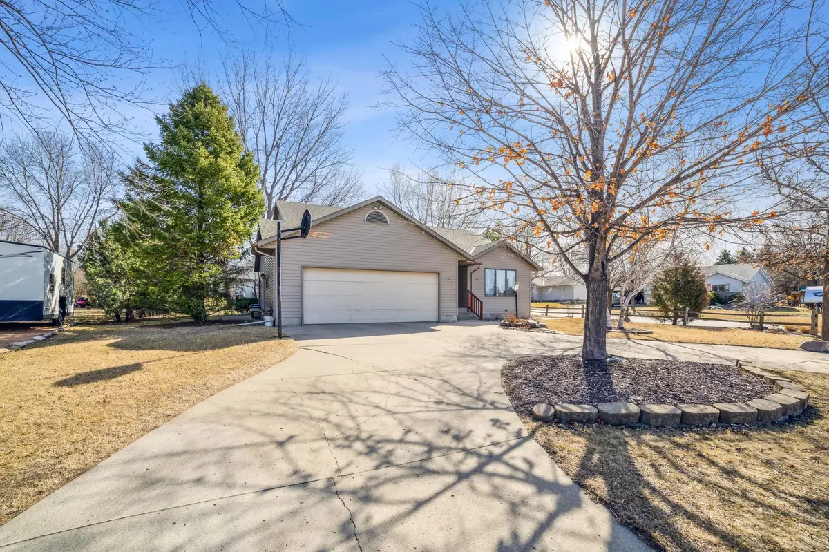 102 Wacker DR, Glencoe, MN 55336