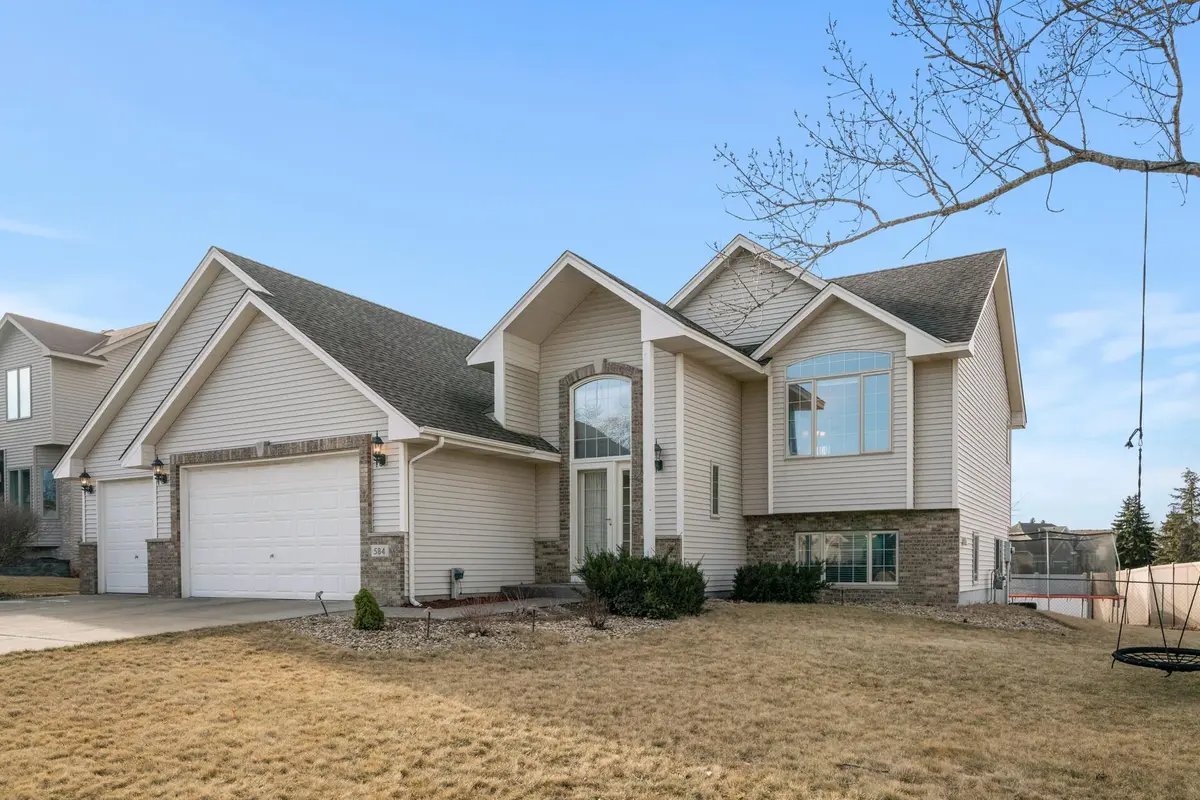 584 140th LN NW, Andover, MN 55304