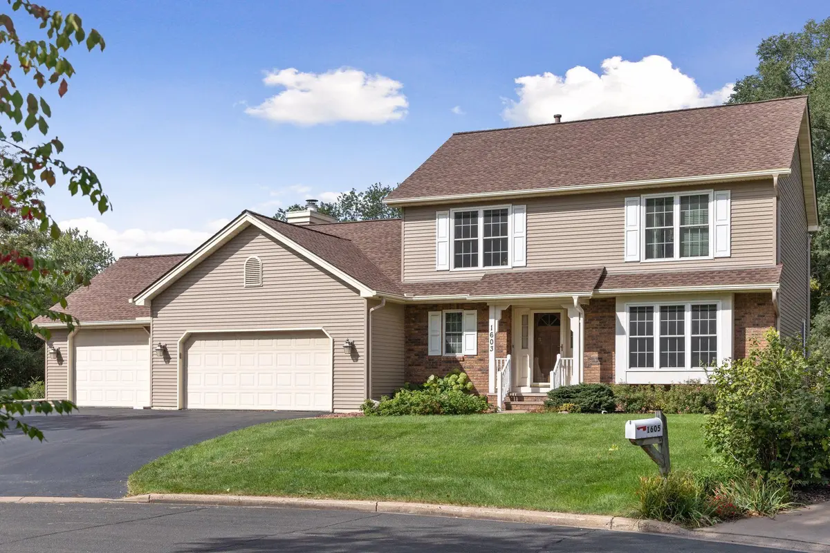 1603 Cronin CIR, Hudson, WI 54016