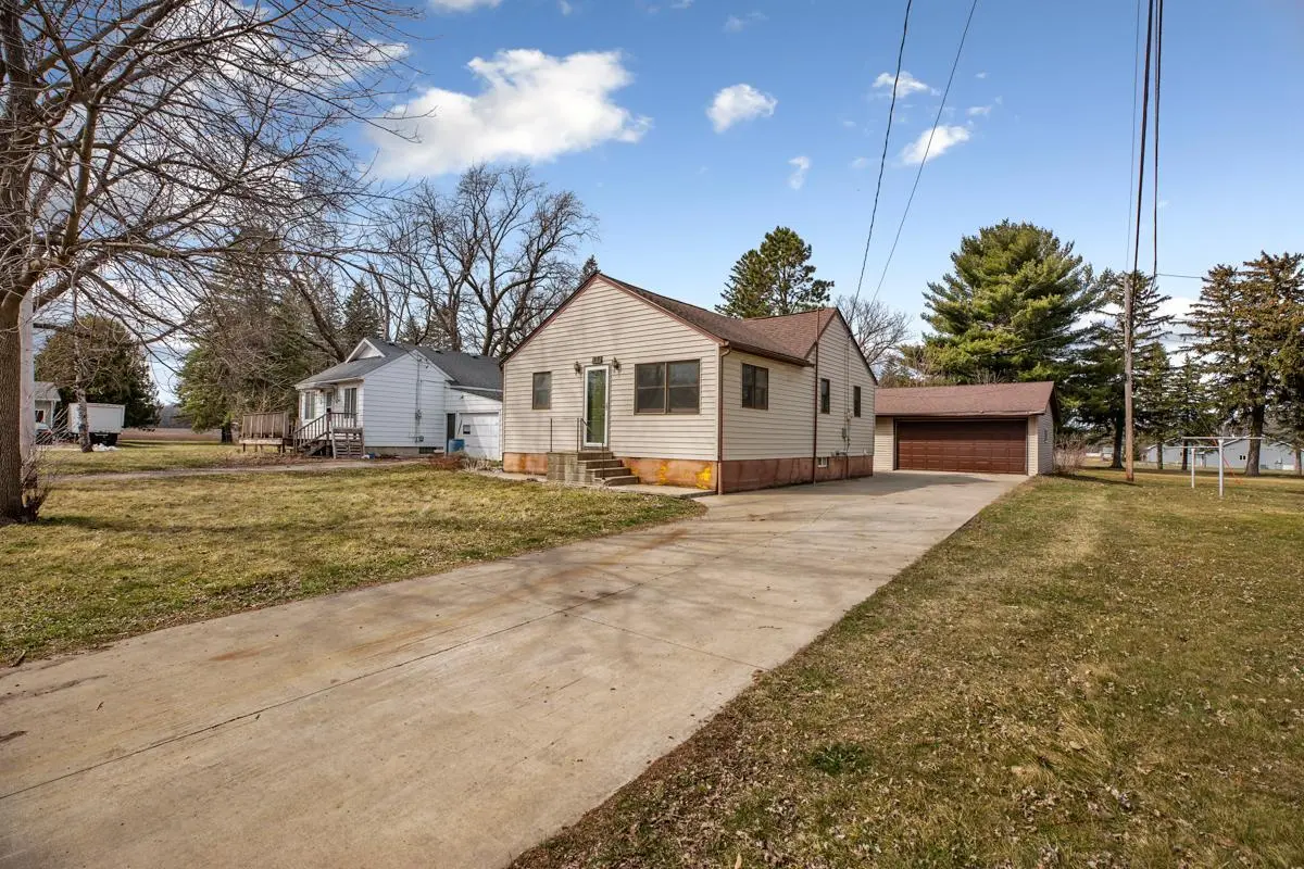 306 NW Grove ST, Brownsdale, MN 55918