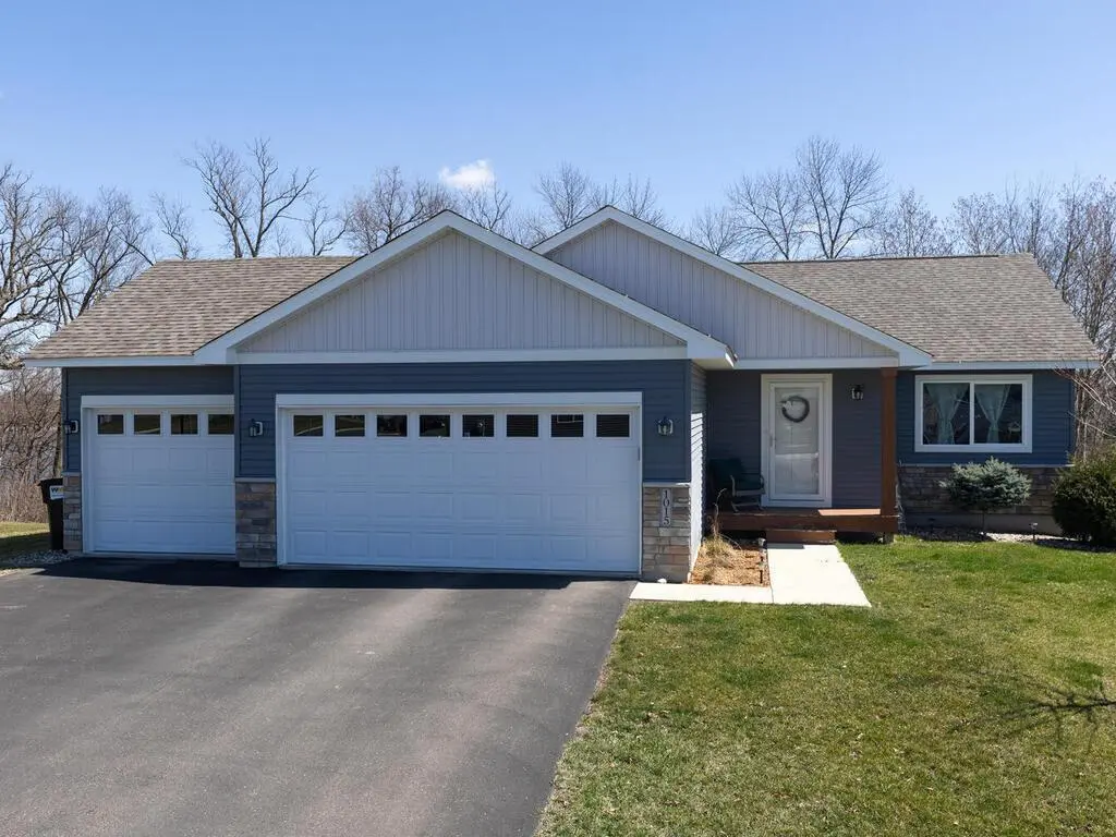 1015 Lakewood TRL, Norwood Young America, MN 55397