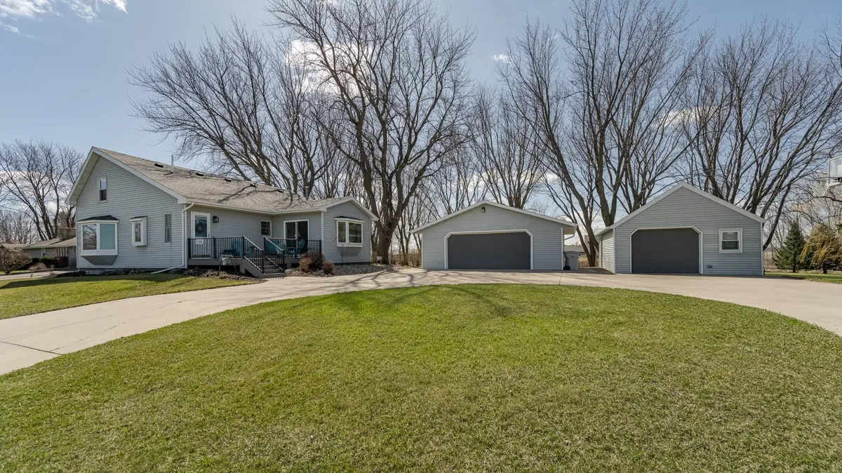 1116 4th ST NW, Byron, MN 55920