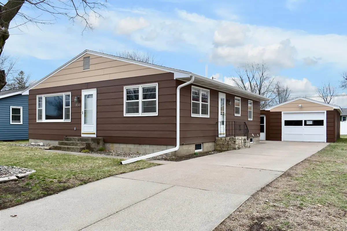 850 47th AVE, Goodview, MN 55987