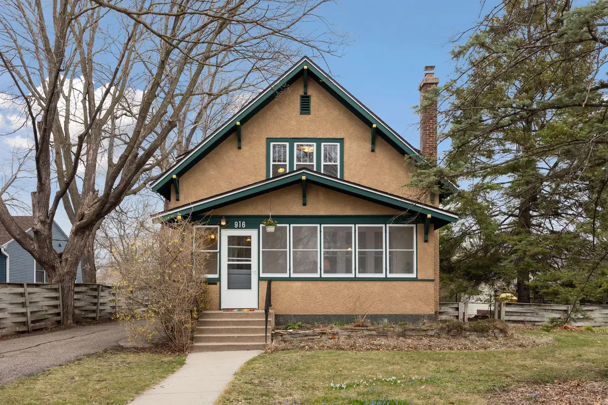 916 2nd ST W, Northfield, MN 55057