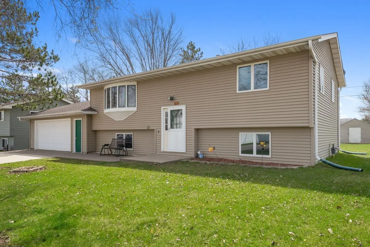 311 Highland ST W, Annandale, MN 55302