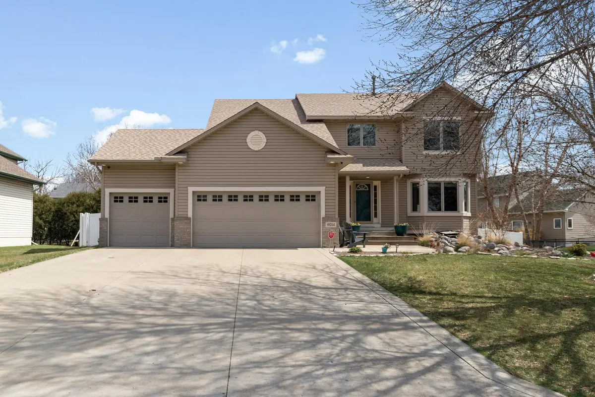 9014 Farnsworth AVE N, Brooklyn Park, MN 55443
