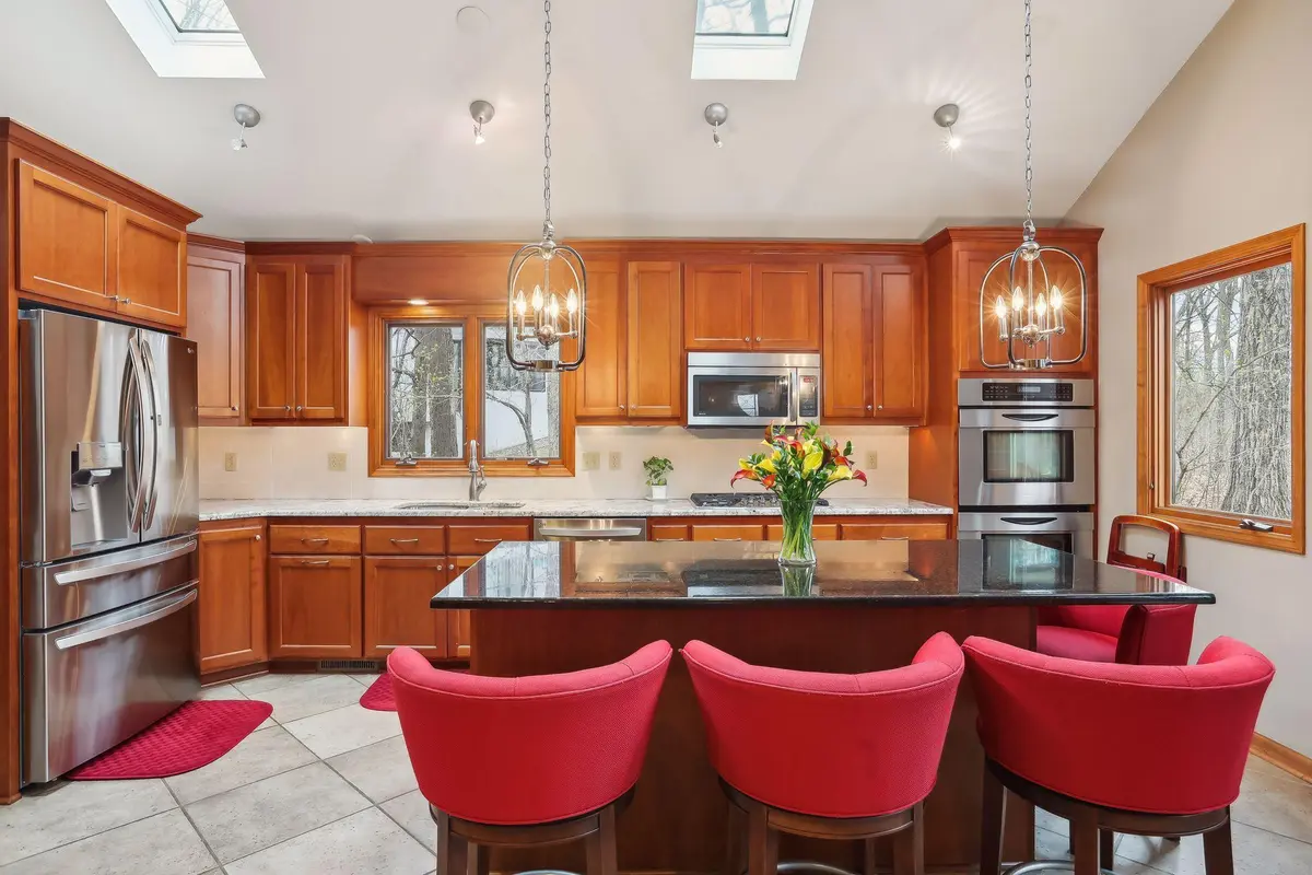 15813 White Pine DR, Minnetonka, MN 55391