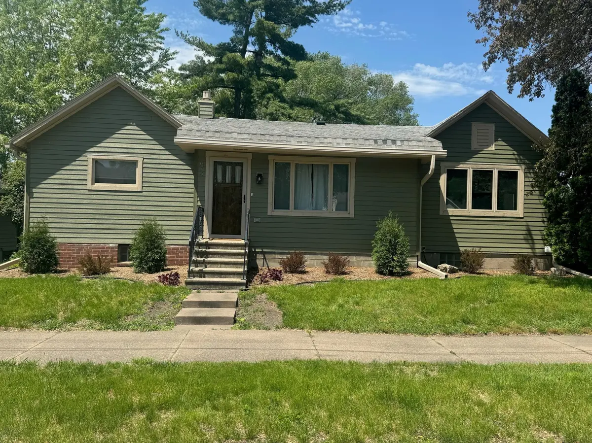 673 Sioux ST, Winona, MN 55987