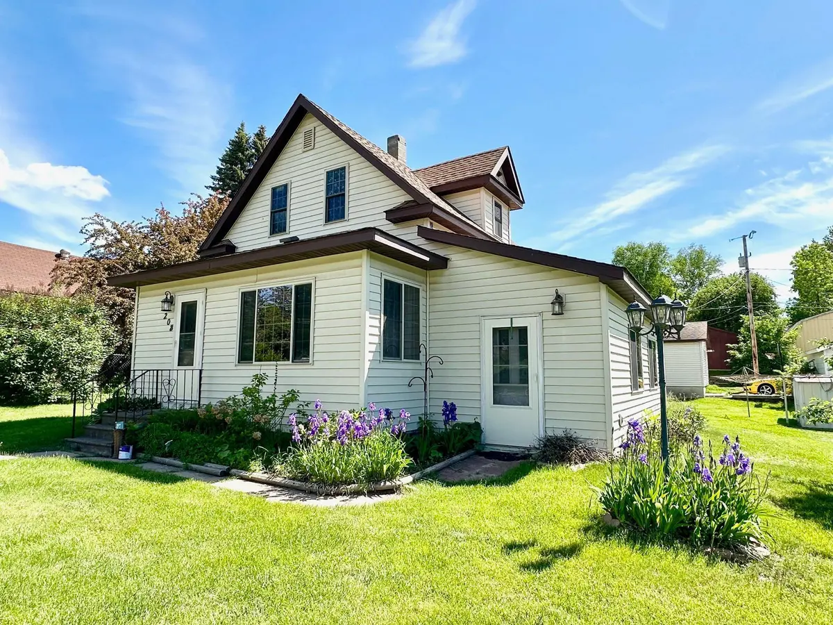 208 Gayley AVE, Coleraine, MN 55722