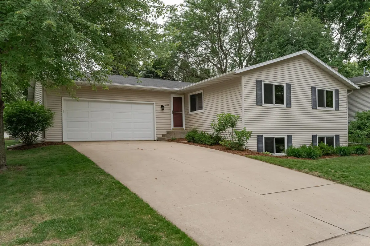 1002 Chalet DR NW, Rochester, MN 55901