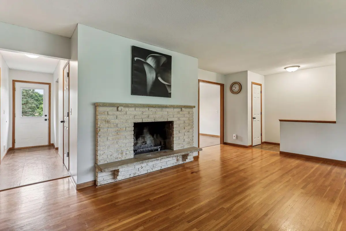 1104 W 136th ST, Burnsville, MN 55337