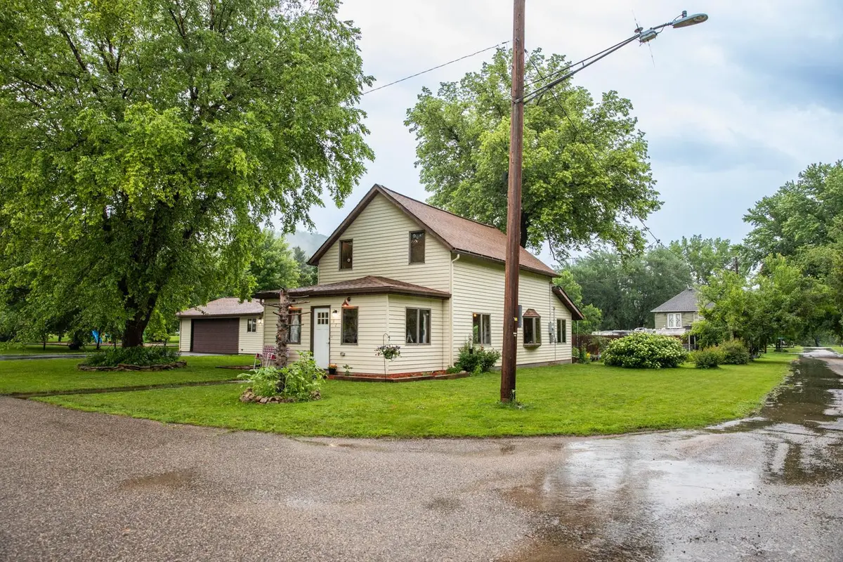 82 2nd AVE S, Hammond, MN 55991
