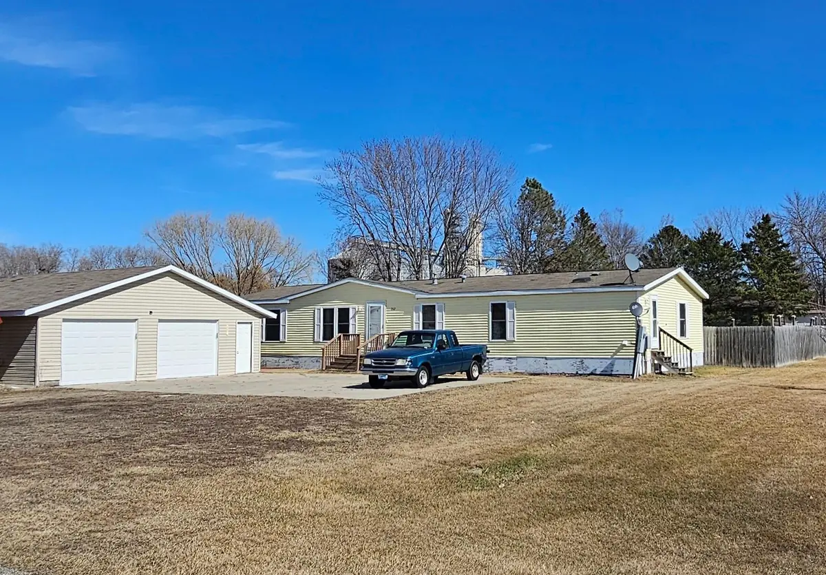 202 Henriksen ST, Alberta, MN 56207