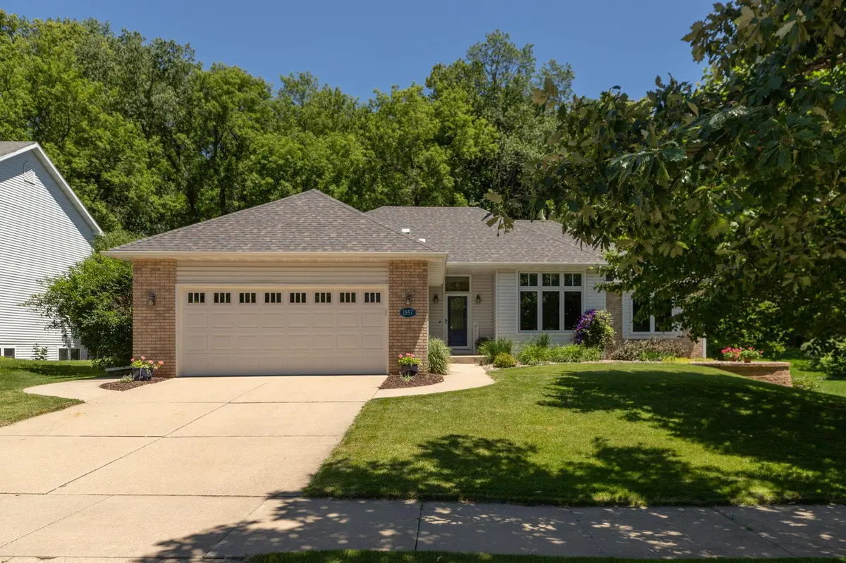 1957 Fox Valley DR SW, Rochester, MN 55902