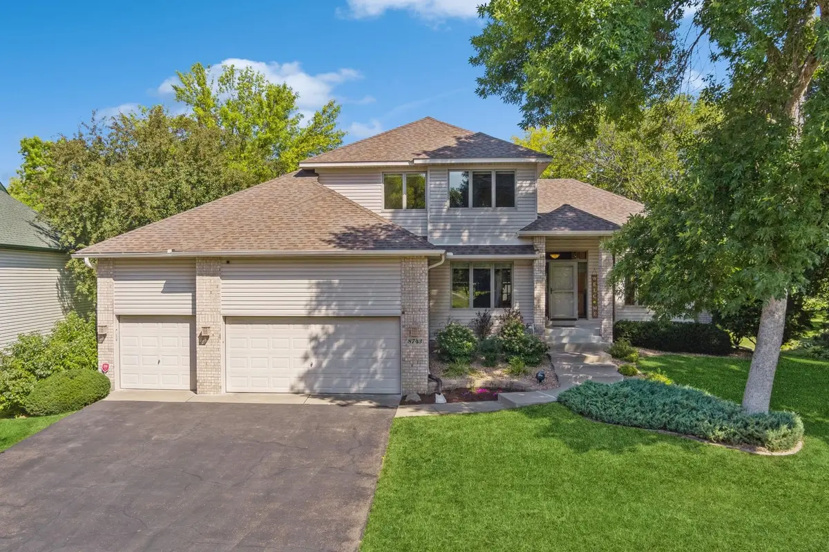 8743 Stratford XING, Brooklyn Park, MN 55443
