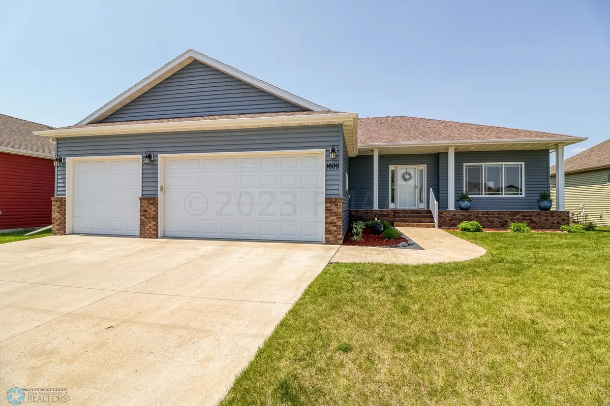 1609 36TH ST S, Moorhead, MN 56560