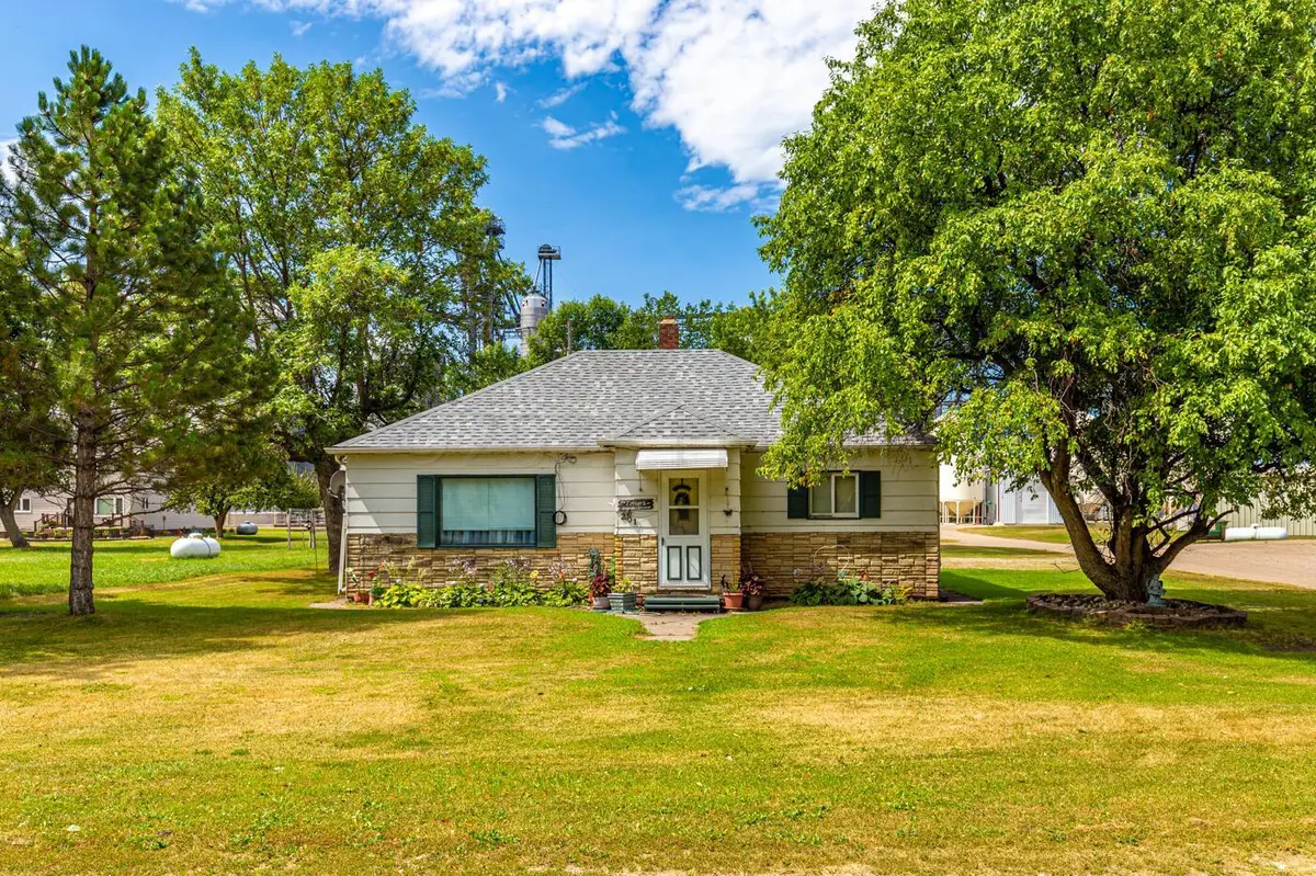 201 BLAINE ST S, Colfax, ND 58018