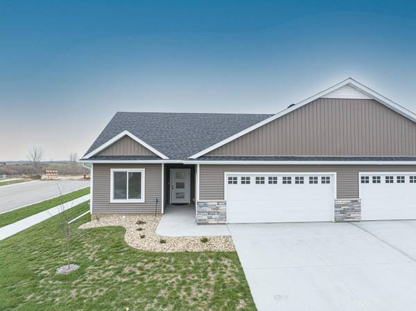 1007 12th PL NW, Kasson, MN 55944