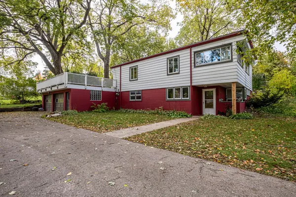 950 2nd AVE SW, Hutchinson, MN 55350