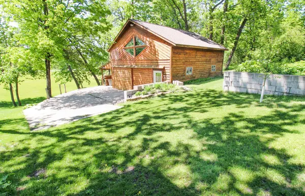 39698 Yellow Pine CIR, Sauk Centre, MN 56378