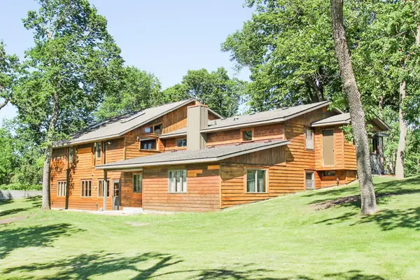 39698 Yellow Pine CIR, Sauk Centre, MN 56378
