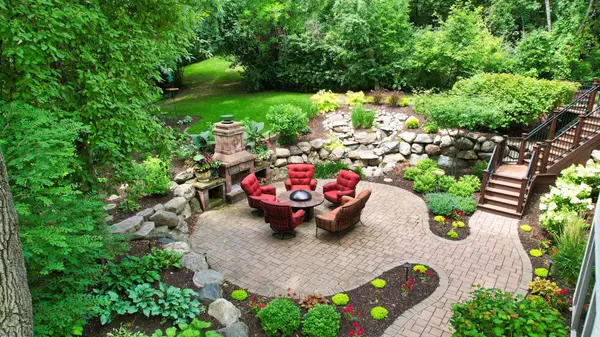 4888 Woodhurst LN, Minnetonka, MN 55345